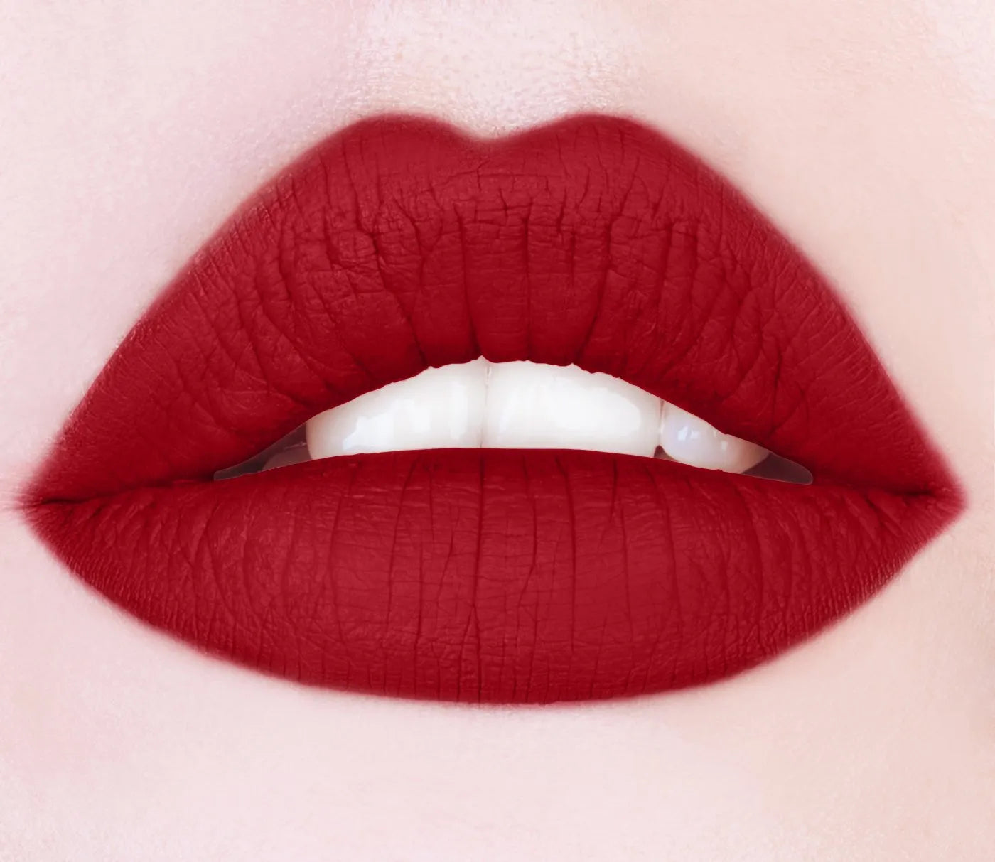 Lápiz labial cremoso aterciopelado de Aden
