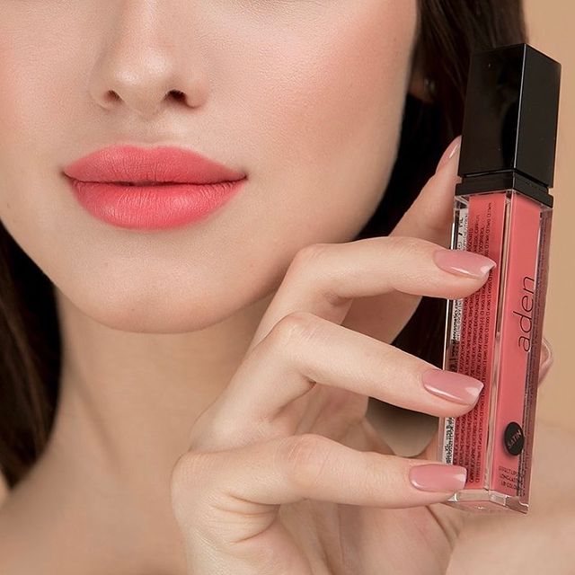 Lápiz labial con efecto satinado Aden