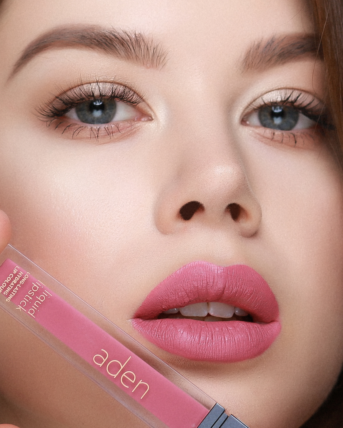 Set de lápiz labial y delineador de labios aden