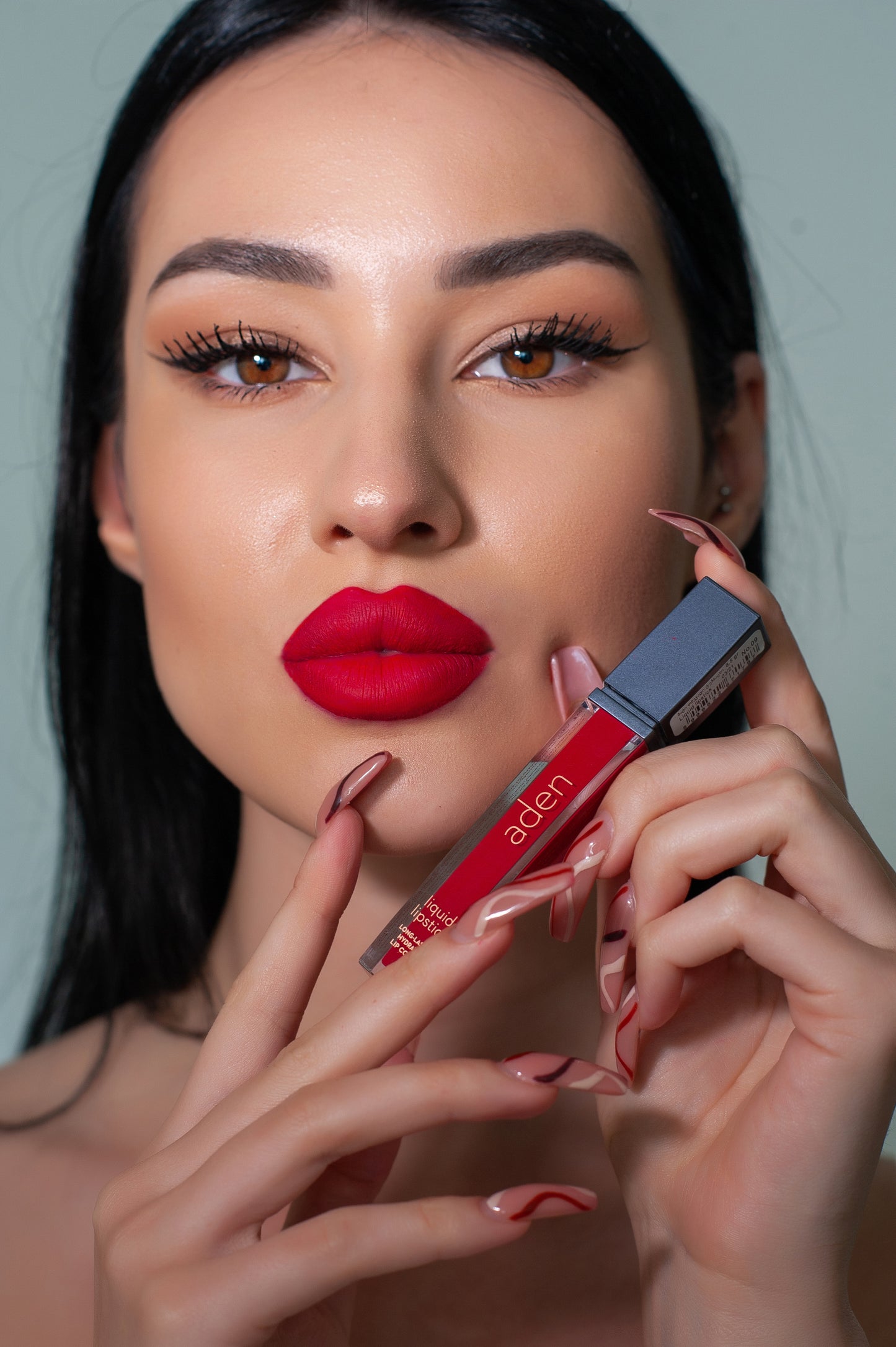 Set de lápiz labial y delineador de labios aden