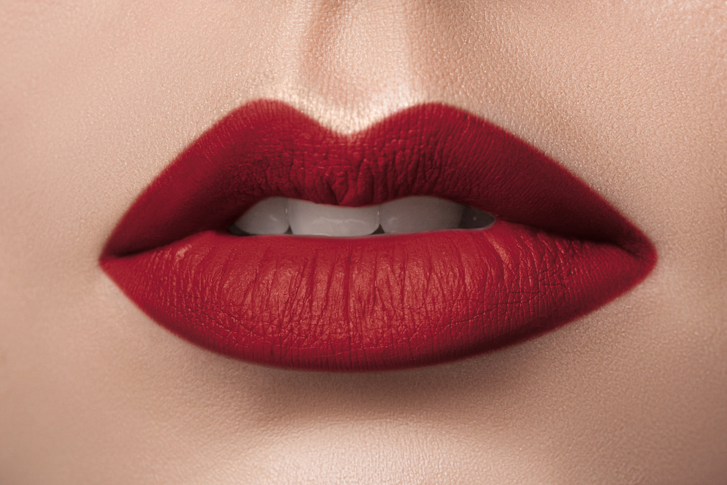 Lápiz labial cremoso aterciopelado de Aden