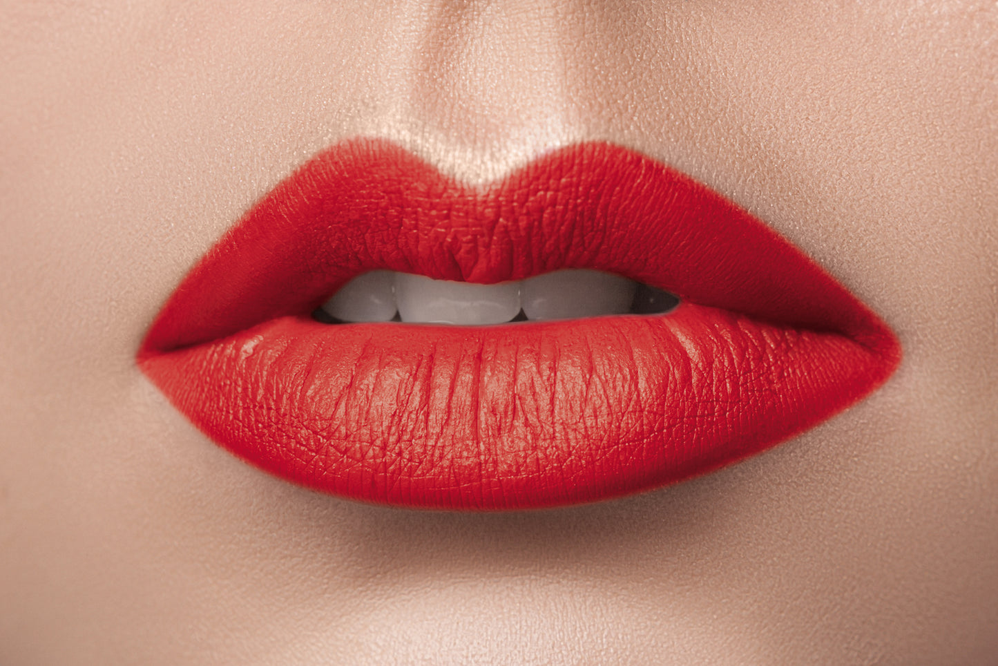 Lápiz labial cremoso aterciopelado de Aden
