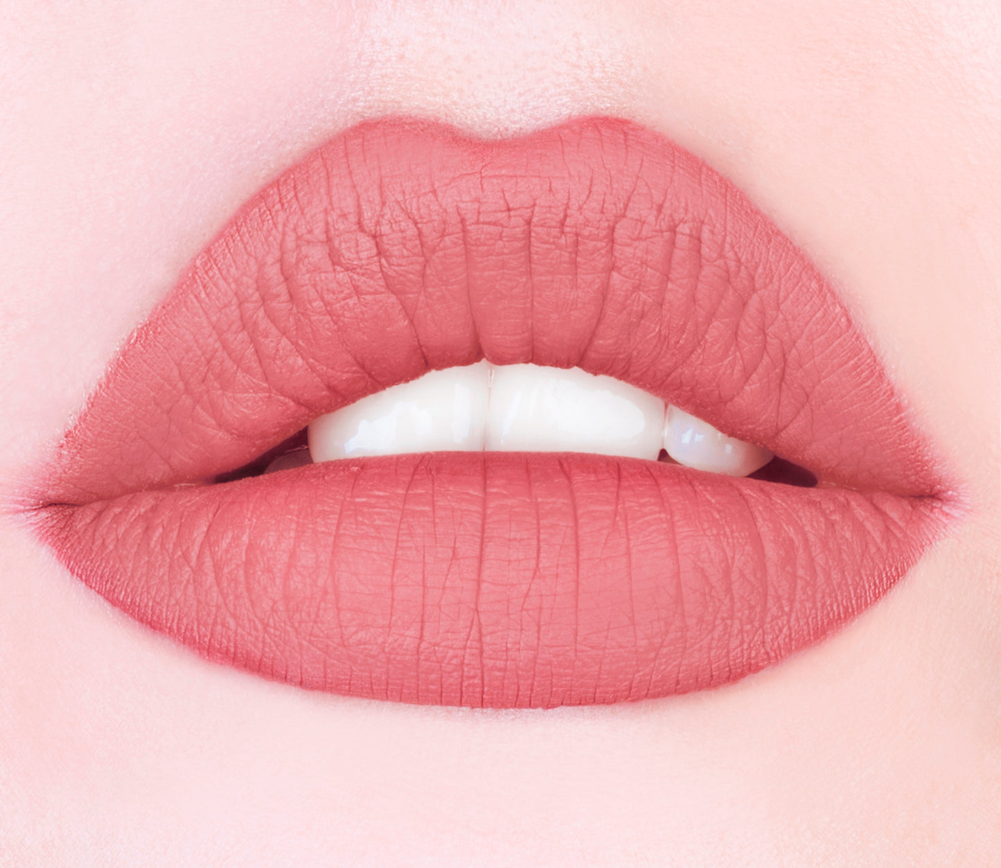 Lápiz labial cremoso aterciopelado de Aden