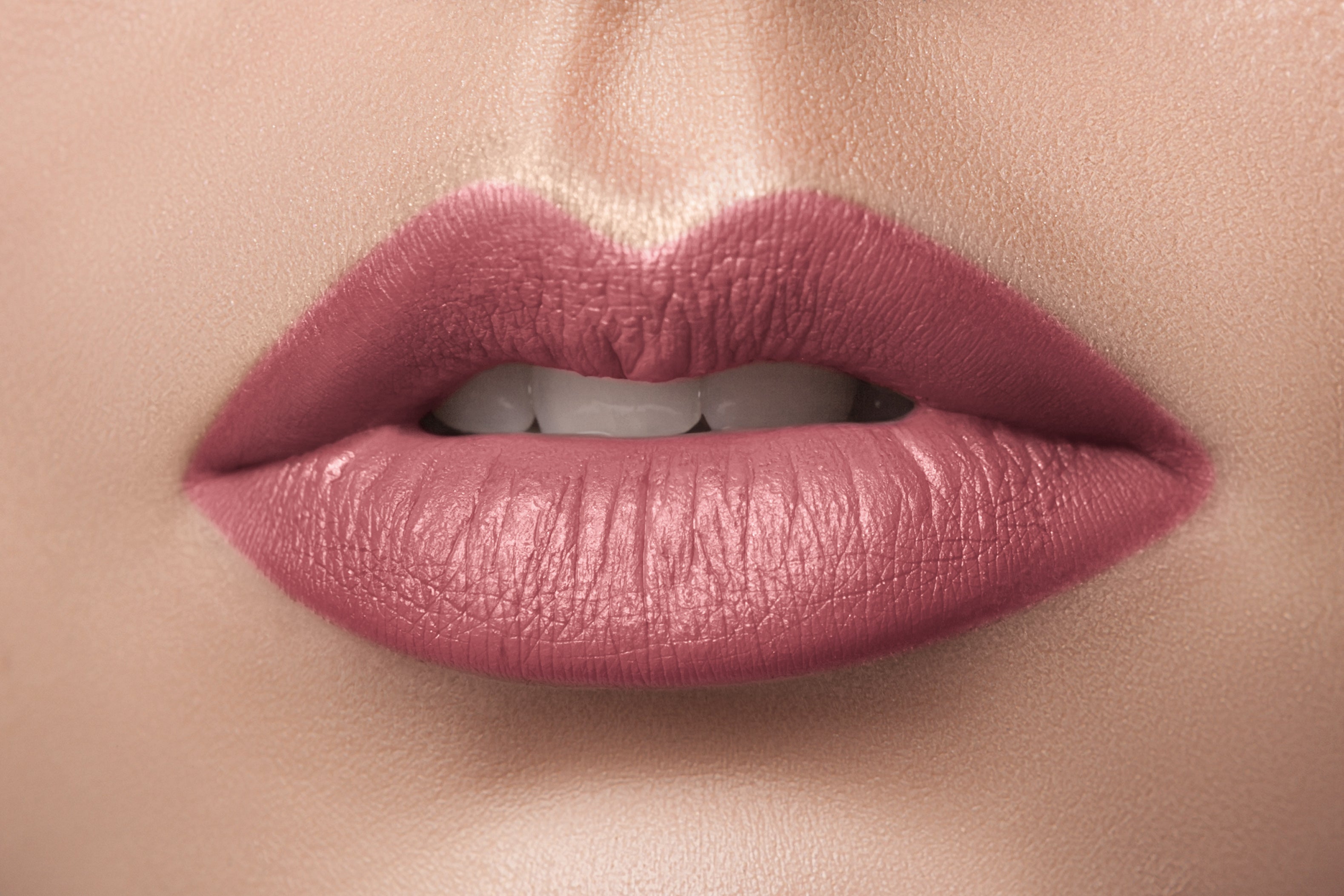 Lápiz labial cremoso aterciopelado de Aden