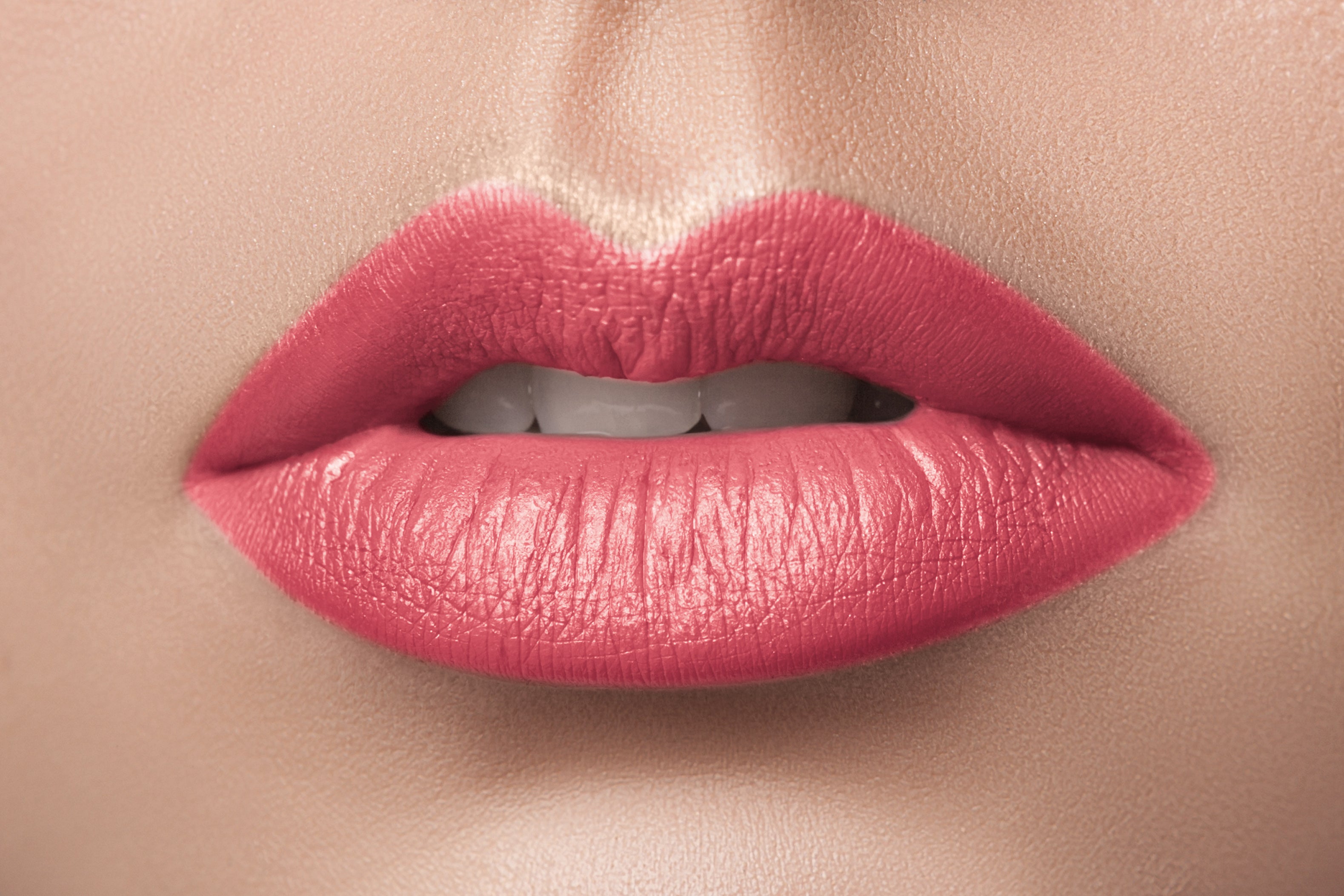 Lápiz labial cremoso aterciopelado de Aden