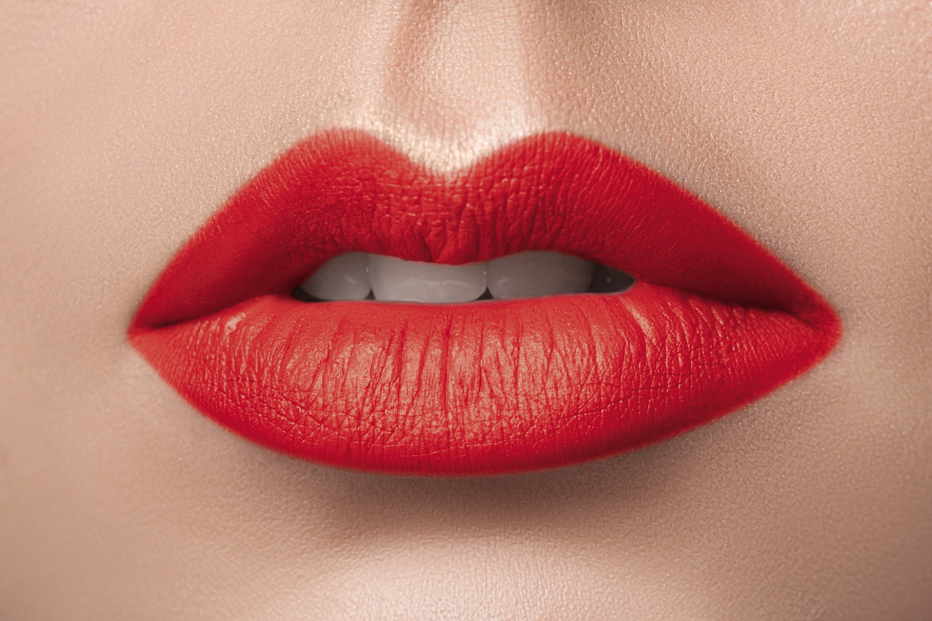 Lápiz labial cremoso aterciopelado de Aden