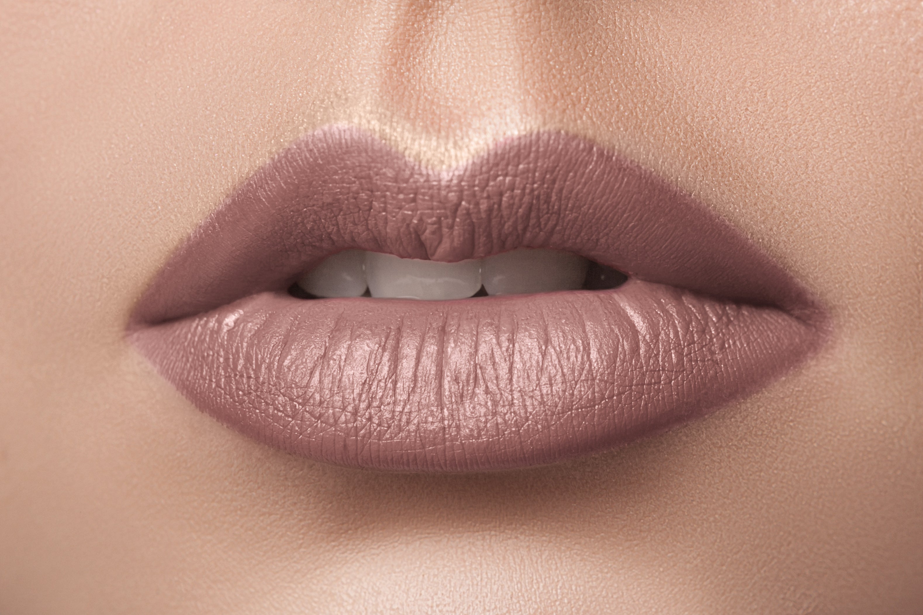 Lápiz labial cremoso aterciopelado de Aden