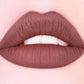 Lápiz labial cremoso aterciopelado de Aden